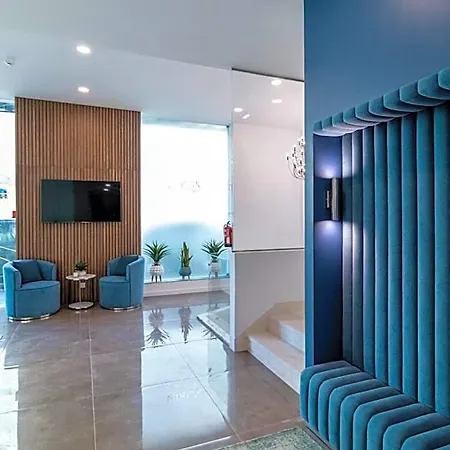 Zurin Charm Otel