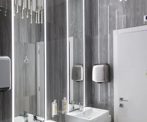 Zurin Charm Hotel 3*