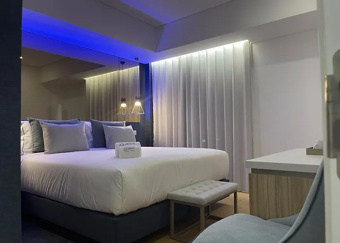 Отель Zurin Charm 3*